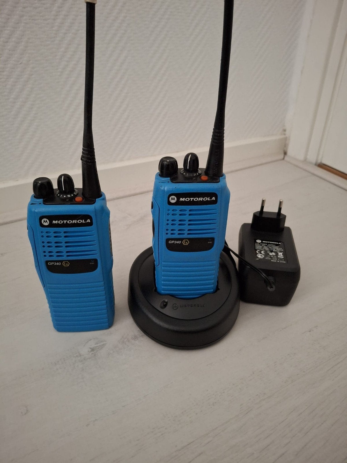 Motorola GP340 Portofoons met lader - Set van 2, Verzenden
