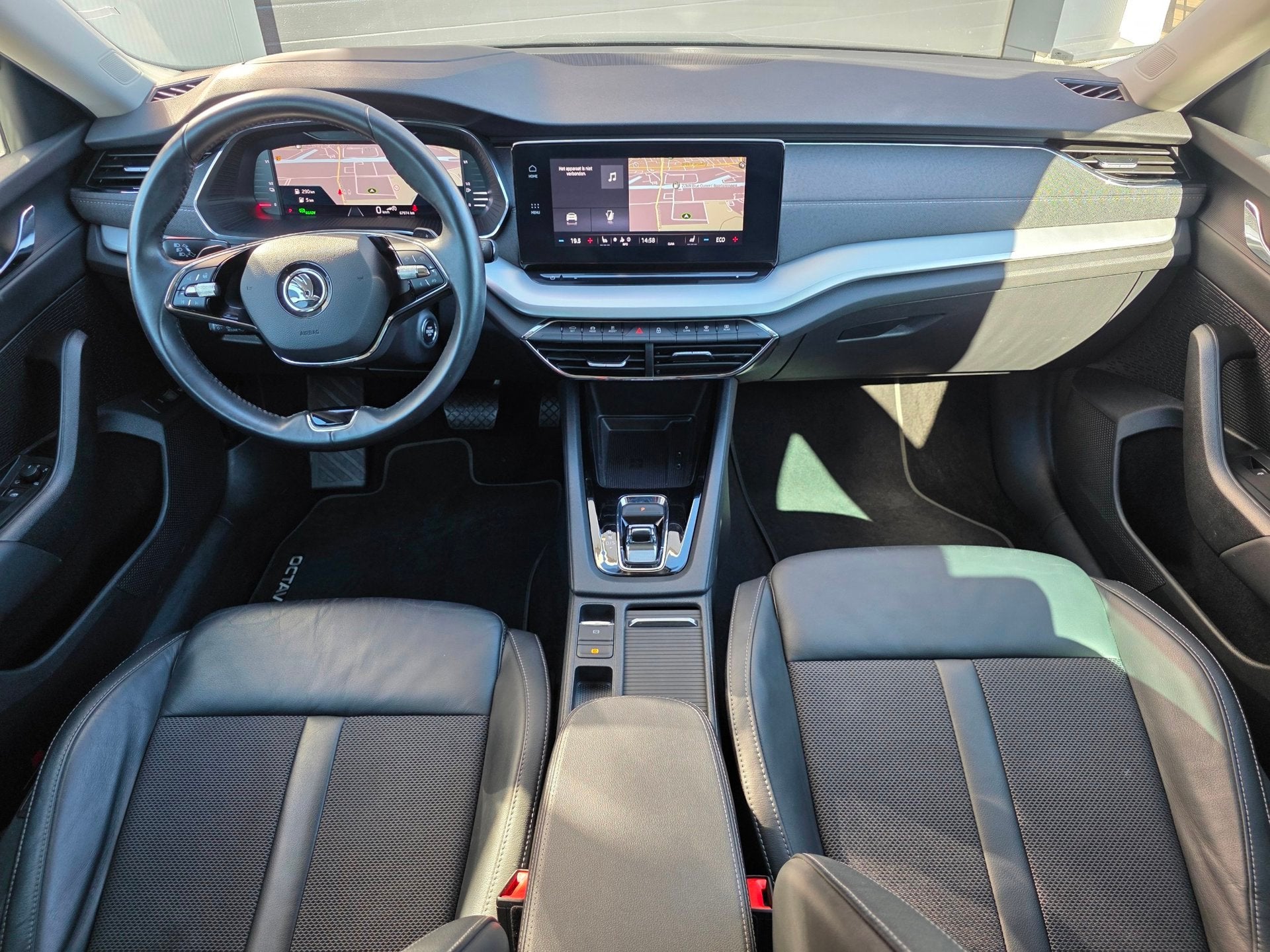 Skoda Octavia Combi 1.4 TSI iV PHEV Business Edition Plus |, Auto's, Dealer onderhouden, Gebruikt, 150 pk, Leder en Stof