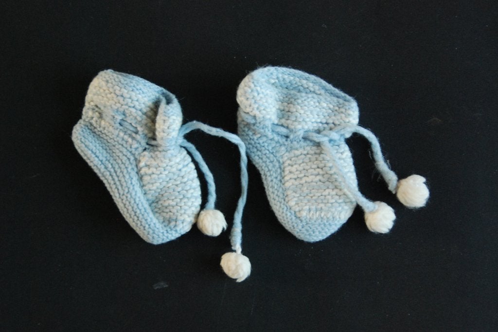 Brocante wollen baby slofjes / sokjes met pompoms 60s, Kinderen en Baby's, Verzenden, Jongetje of Meisje, Slofjes