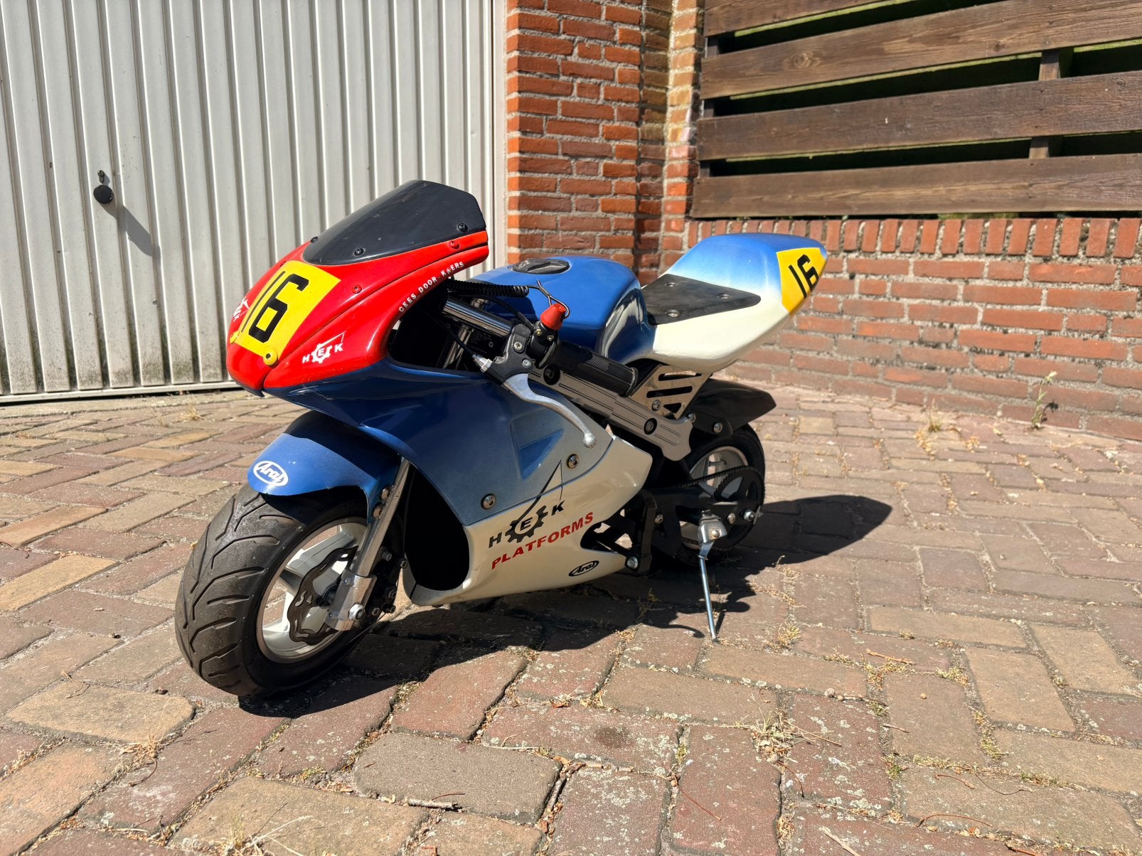 Mini race bike!, Fietsen en Brommers, Brommerhelmen, Nieuw, Ophalen