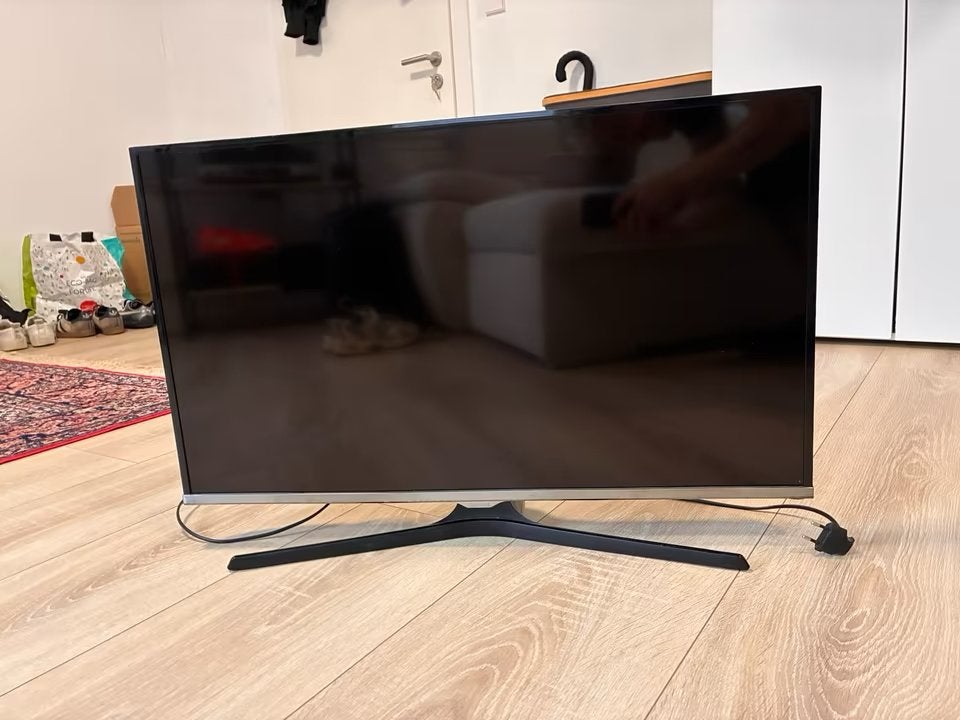 Samsung 32 inch tv - in goede staat - met hangbeugel, Ophalen, 50 Hz, 80 tot 100 cm, Zo goed als nieuw