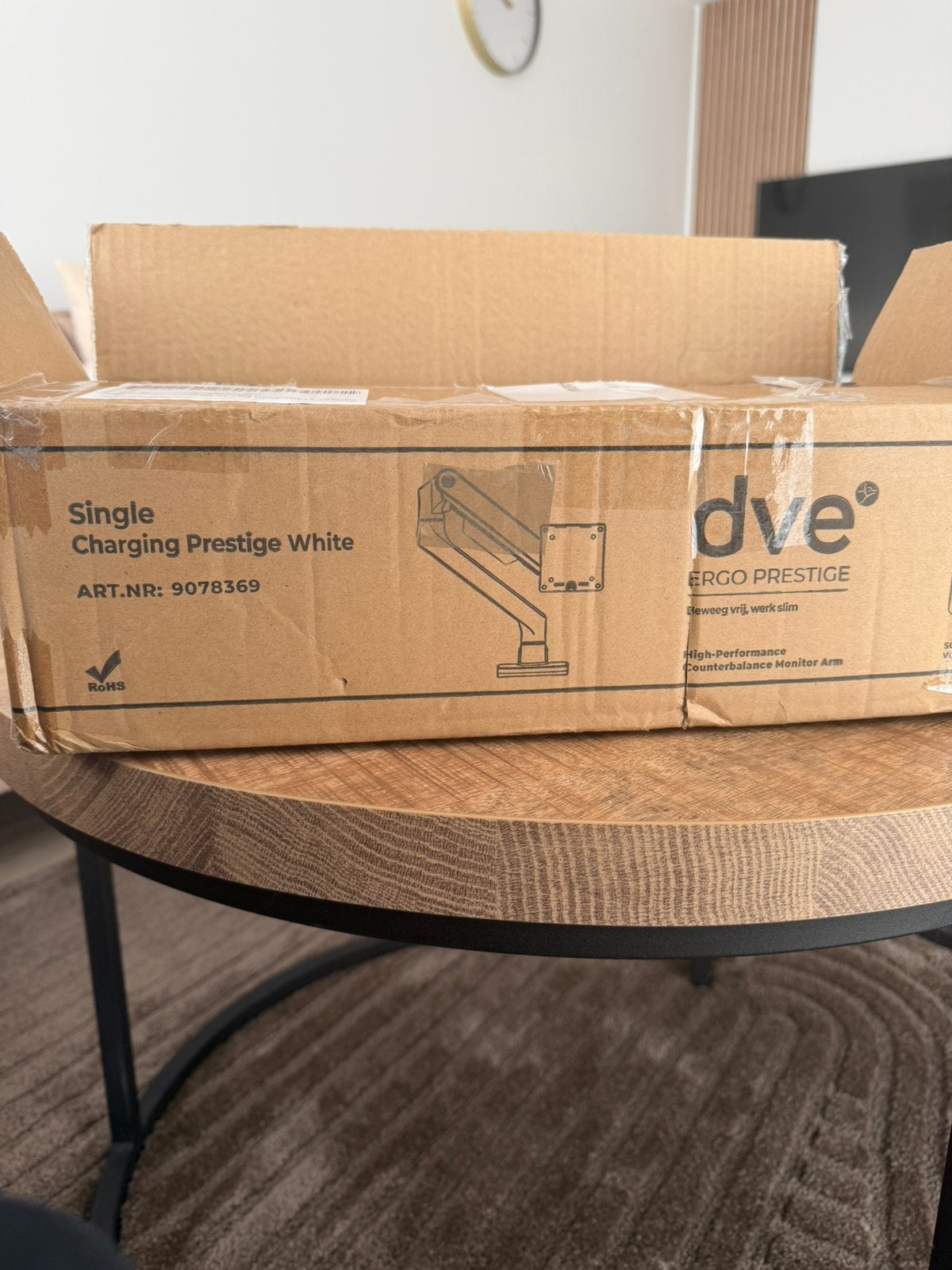 Monitorarm DVE Nieuw 210€ wit met bladklem en doorvoer, Computers en Software, IPS, Nieuw, Ophalen of Verzenden, Overige resoluties
