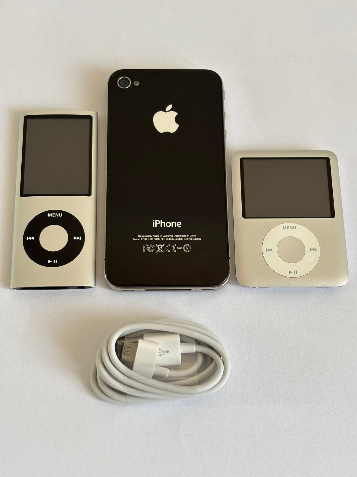 Apple 30-pin USB cable for vintage iPod, iPad, iPhone (NEW), Ophalen of Verzenden, Nieuw, Dock of Kabel, Classic of Photo