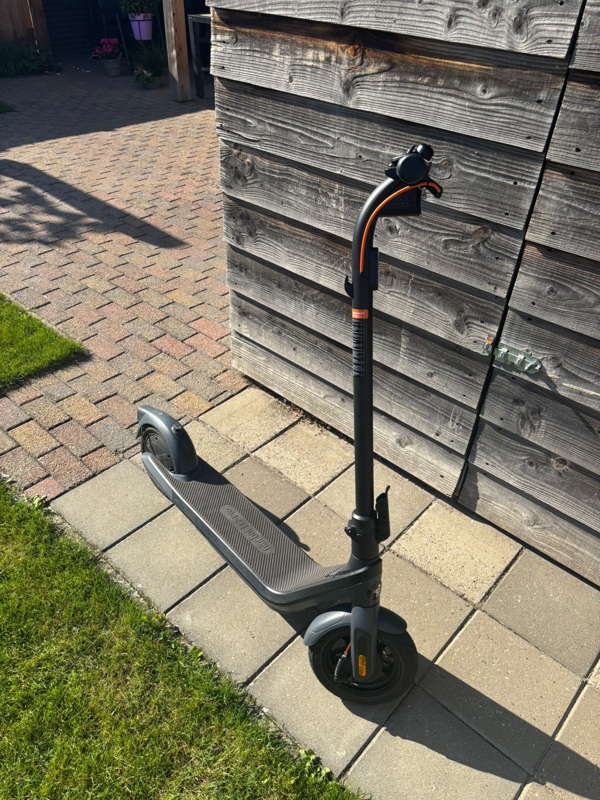 Segway Ninebot E2 pro ( 2 MAAND OUD !!), Ophalen, Zo goed als nieuw, Elektrische step (E-scooter)