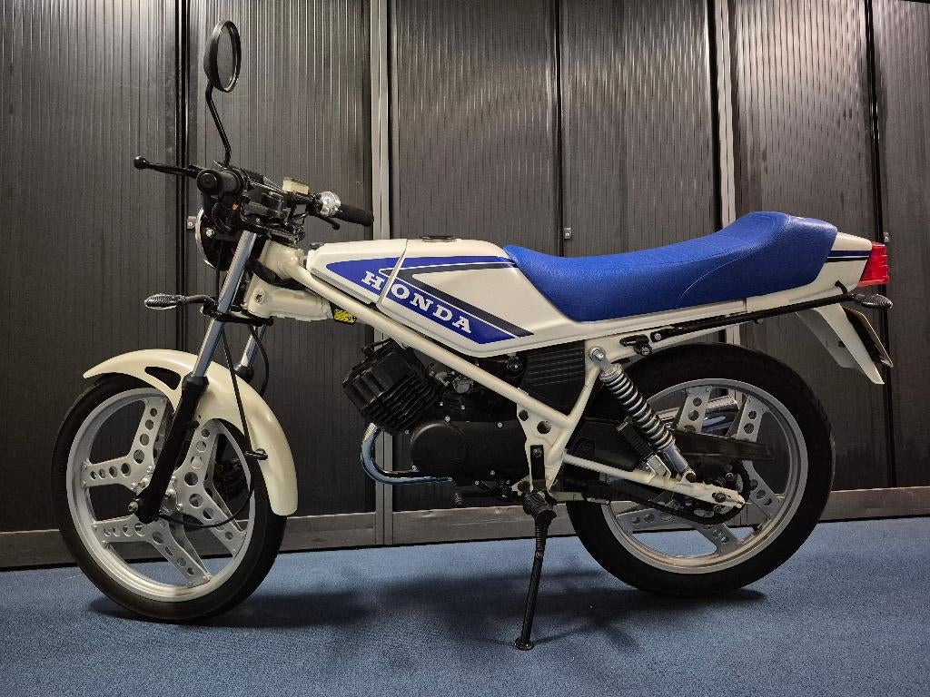 Honda MB8 in topstaat -6-bak (Op NL motorkenteken, Ophalen, 6 versnellingen, Zo goed als nieuw, MB