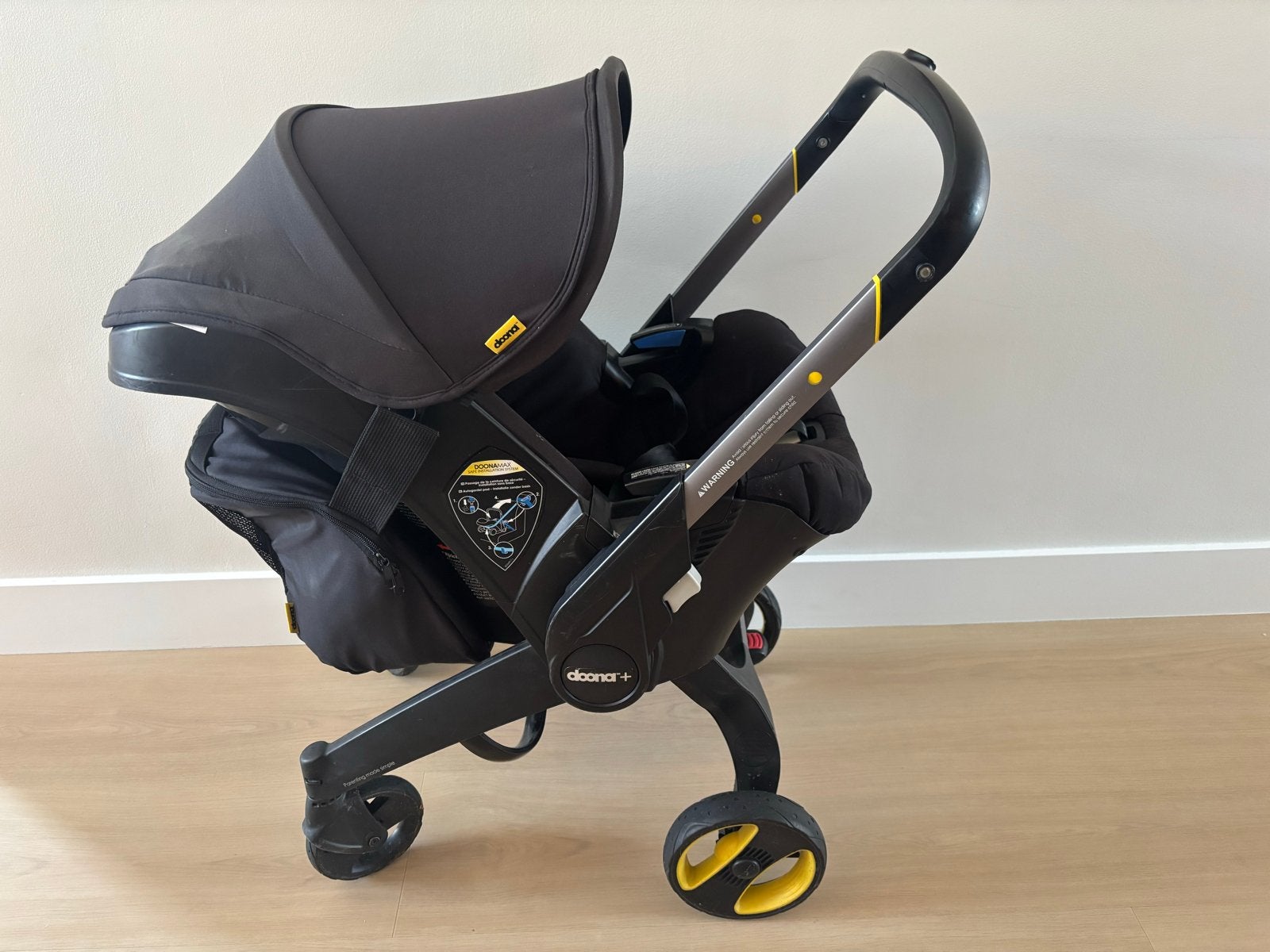 Doona i Autostoel/Buggy 2-in-1 - Nitro Black, Overige merken, Autogordel of Isofix, Zo goed als nieuw, 0 t/m 13 kg