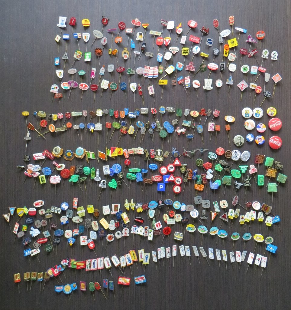 Ruim 300 speldjes uit de jaren 60, Verzamelen, Ophalen of Verzenden, Gebruikt, Overige onderwerpen, Speldje of Pin