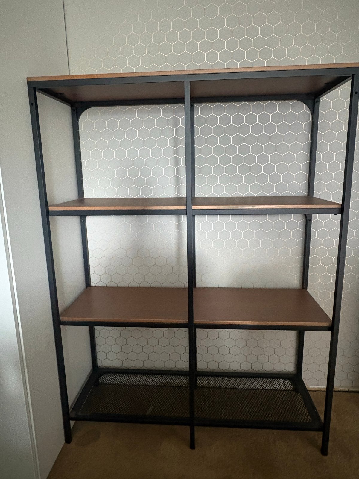 IKEA Fjallbo kast met zwart staal - Zo goed als nieuw, Ophalen, Zo goed als nieuw