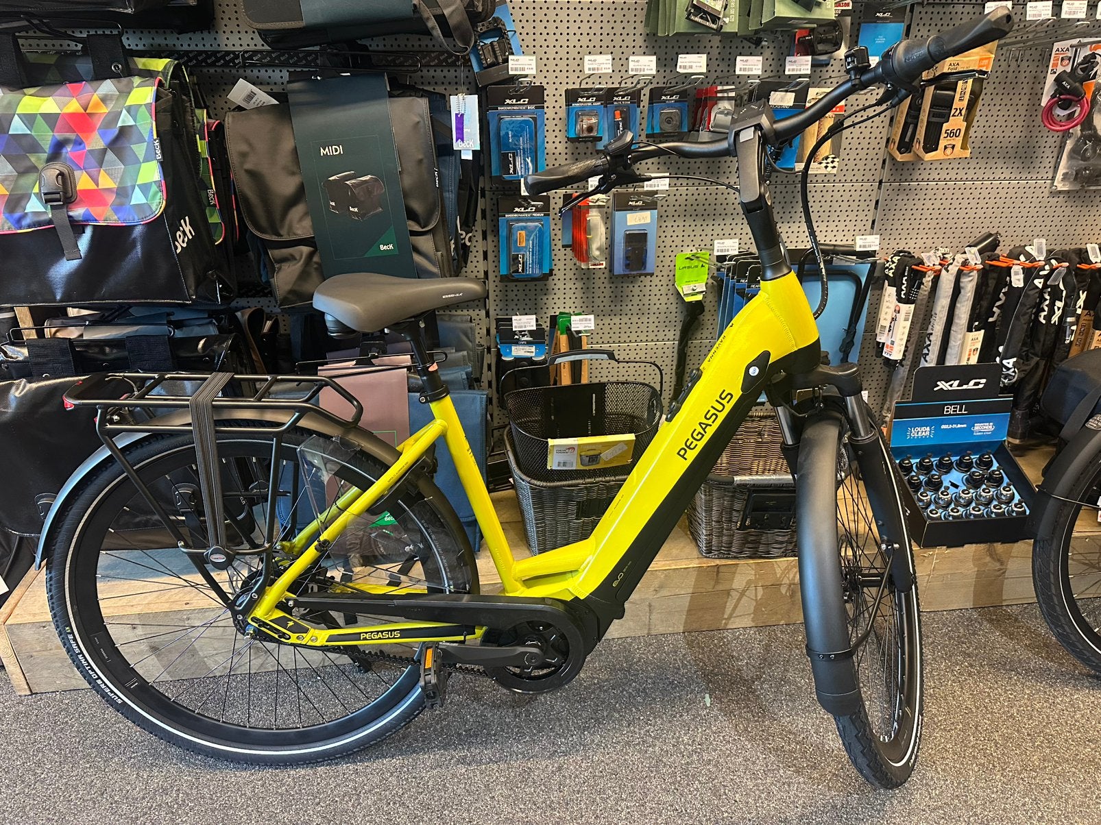 Nieuwe Pegasus met belt ... nergens goedkoper €1999,-, Ophalen, Nieuw, Overige merken