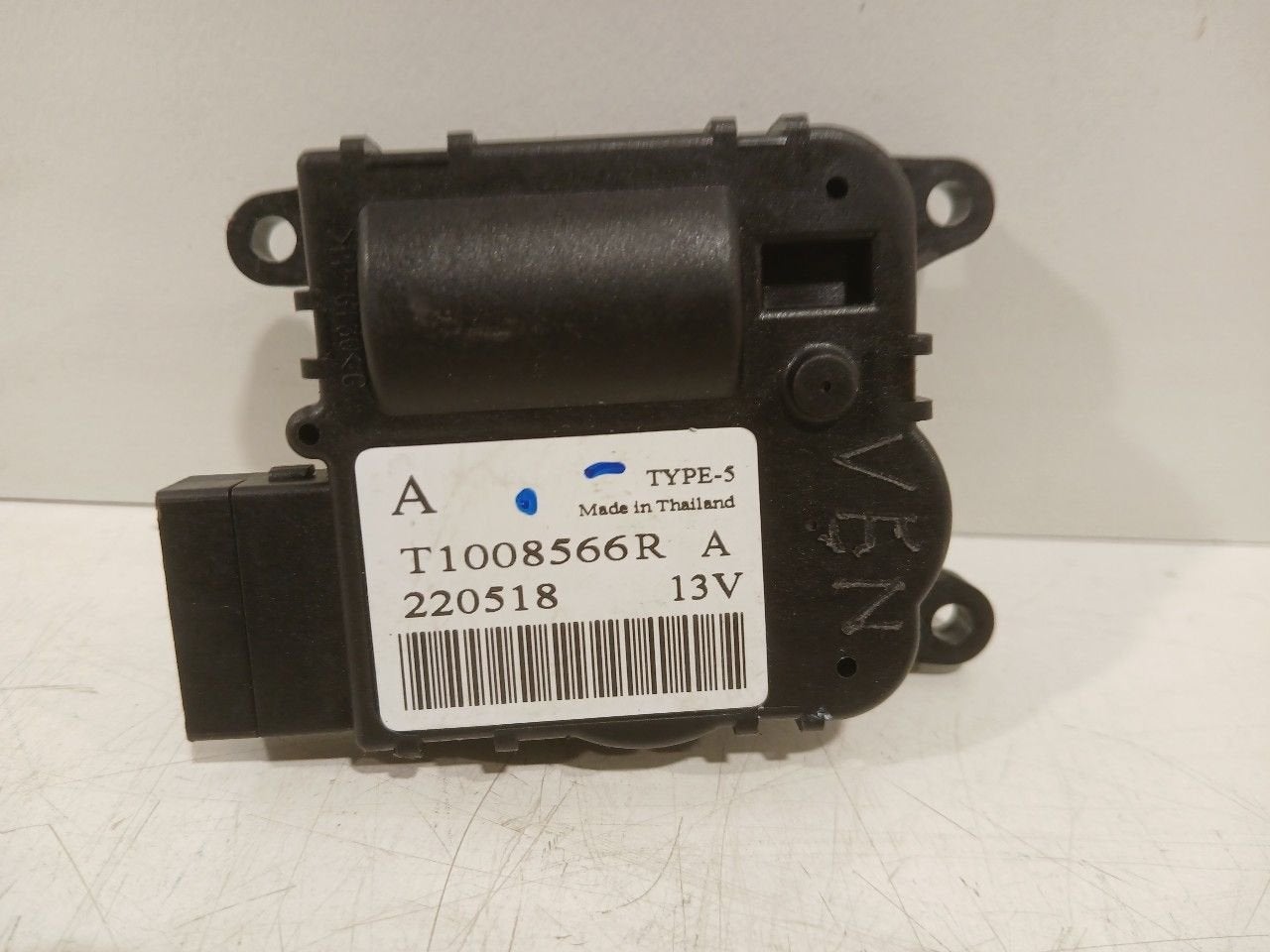 Kachelstelmotor Nissan Leaf, Onderdelen@venauto.nl, Van der Ven Autorecycling B.V., Gebruikt, Ettenseweg 76, 4706 PB Roosendaal, The Netherlands