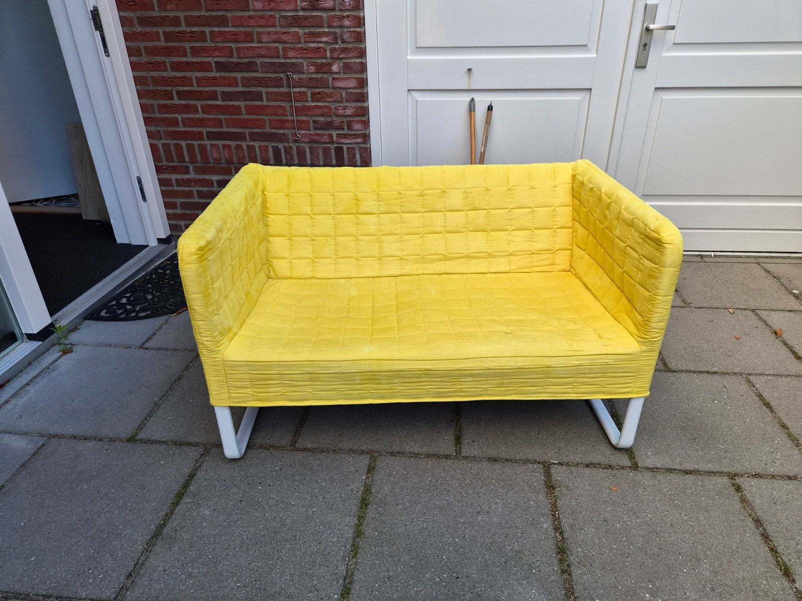 GRATIS Ikea Knopparp 2-zitsbank - Geel, Huis en Inrichting, Banken | Bankstellen, Gebruikt, Rechte bank, Tweepersoons, Minder dan 150 cm