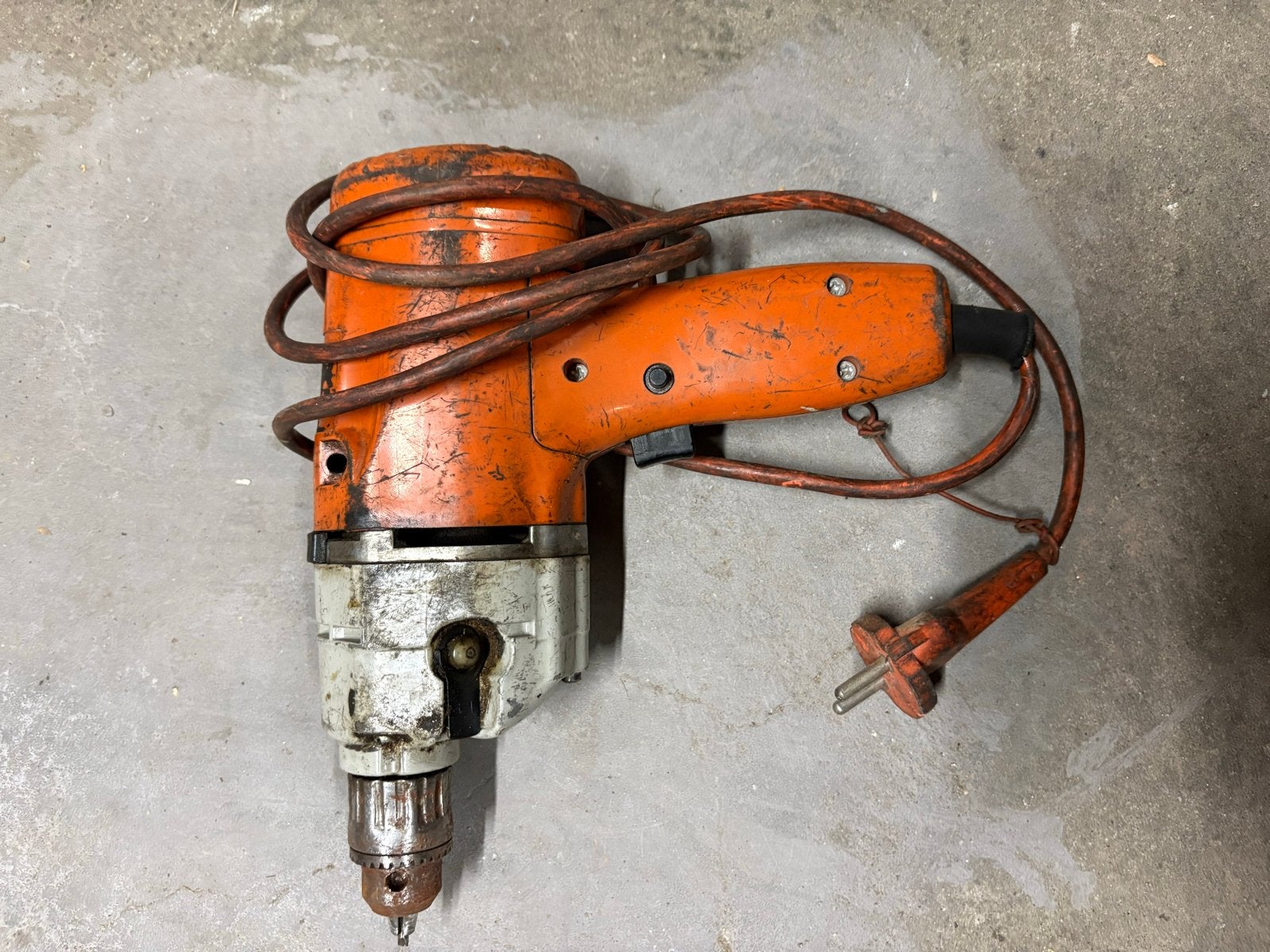 Oude Boormachine - Oranje, Werkt Nog Goed, Ophalen of Verzenden, Gebruikt, Minder dan 400 watt, Boormachine