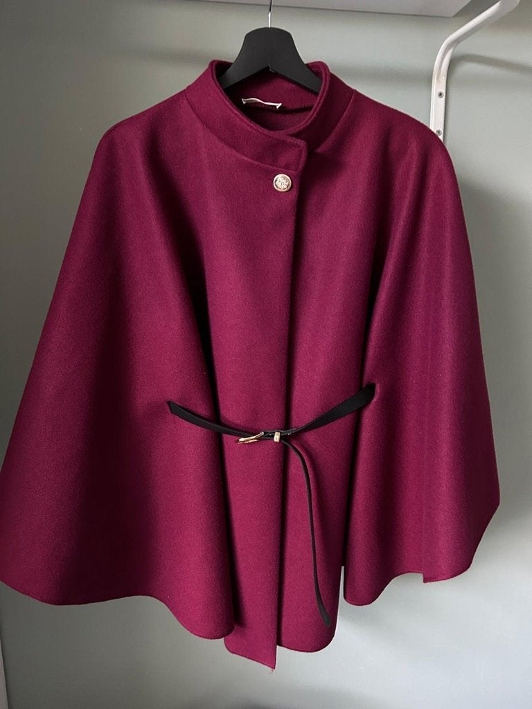 Cape/mantel/poncho jas - bordeauxrood, La Boutique, Nieuw, Ophalen of Verzenden, Maat 36 (S)