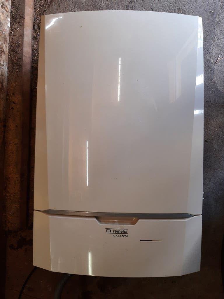 Remeha Calenta 28c incl aansluitmateriaal, Gebruikt, Hoog rendement (Hr), Cv-ketel of Combi-ketel, Minder dan 60 cm
