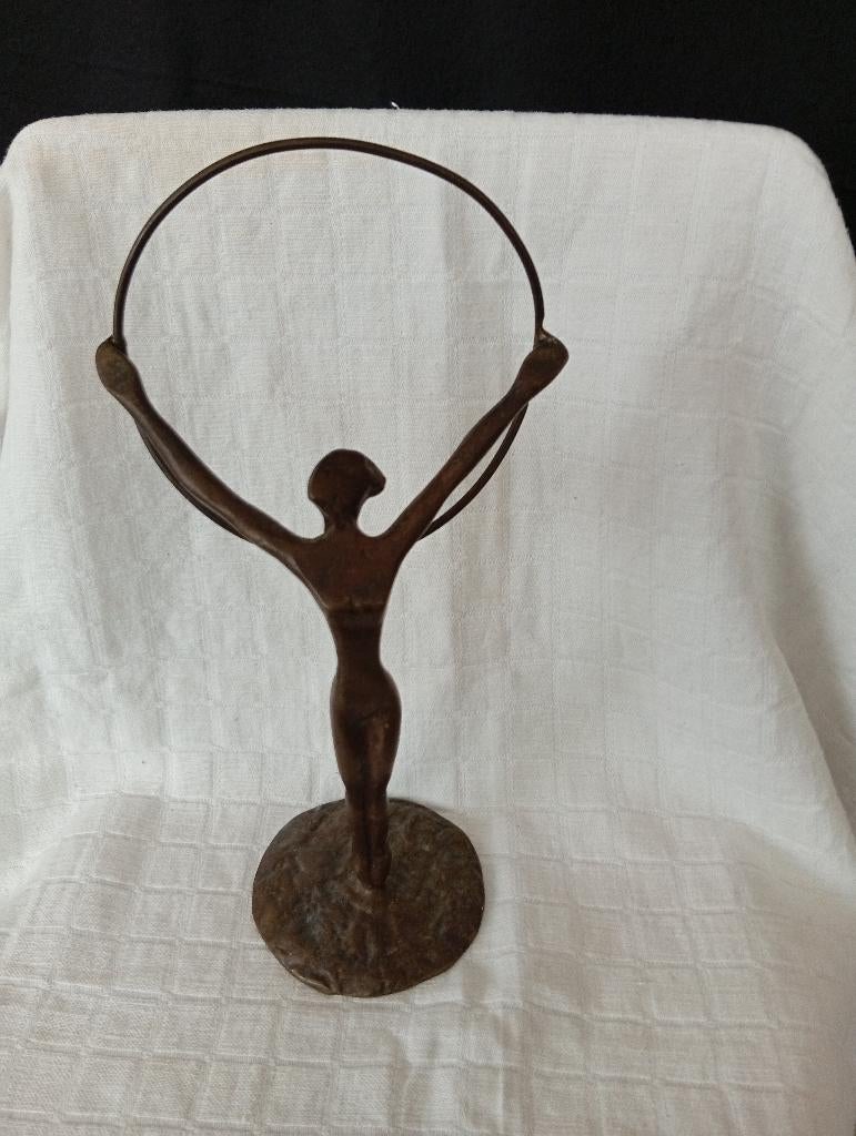 bronzen beeld ballerina met hoepel, Antiek en Kunst, Ophalen of Verzenden