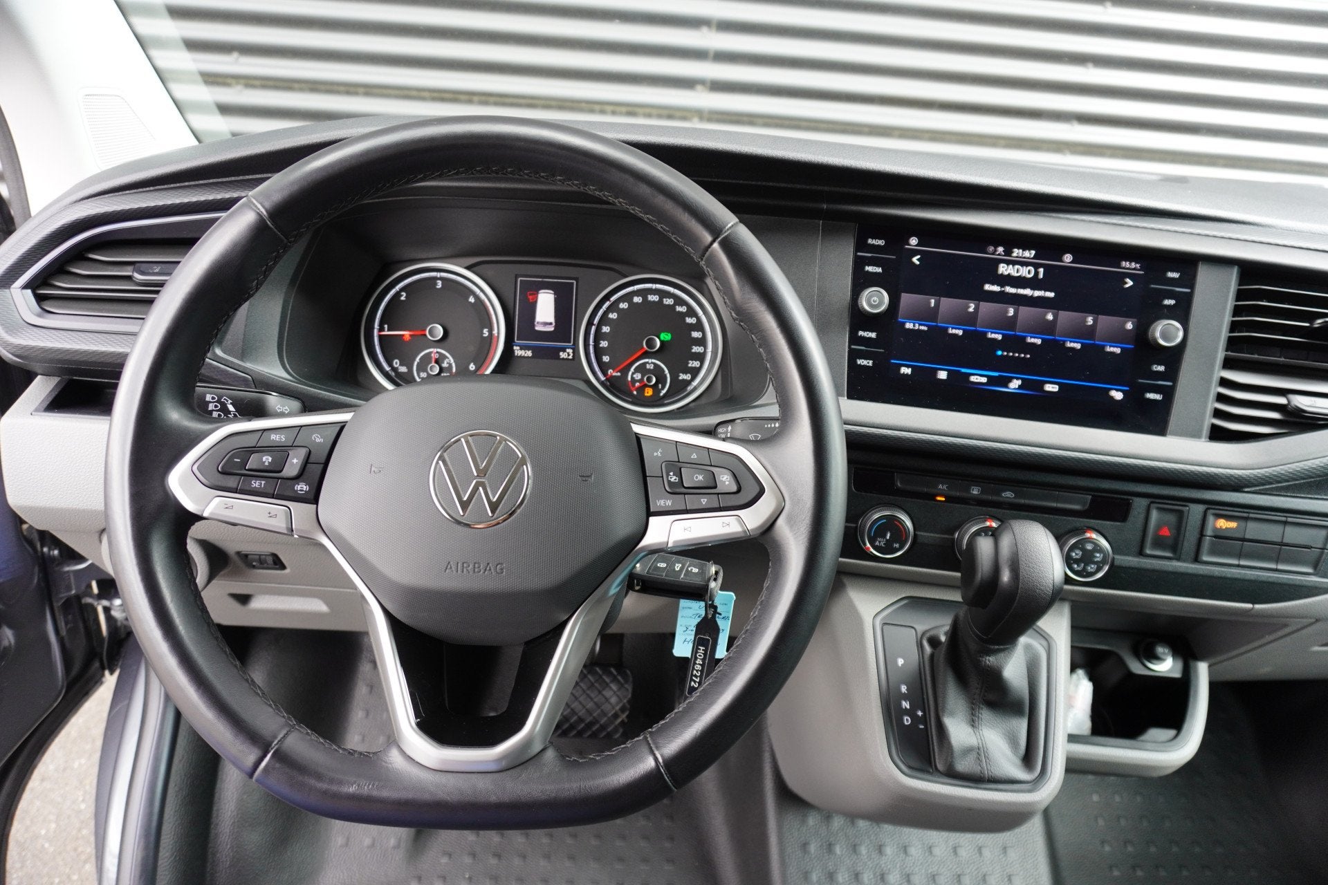 Volkswagen Transporter 150pk Automaat L2H1 Appe Carplay ACC, Auto's, Stof, Gebruikt, 4 cilinders, 150 pk
