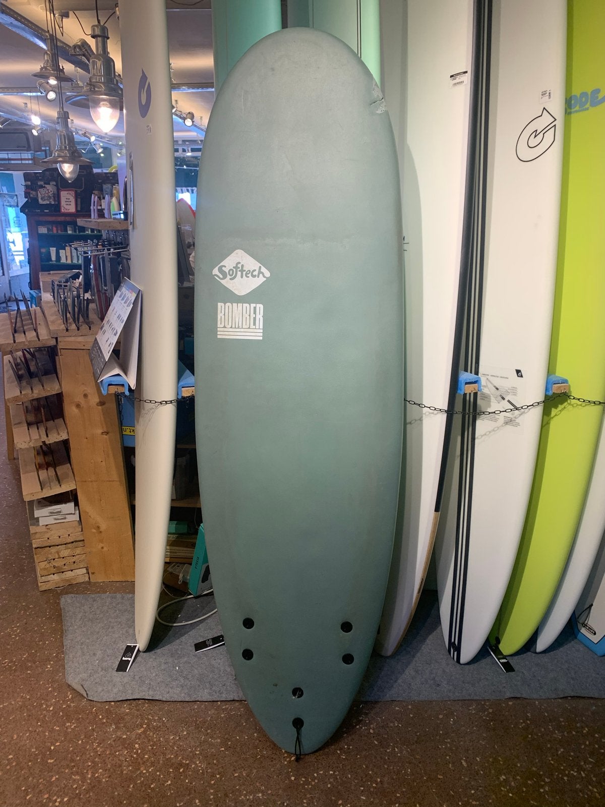 Softtech Bomber 6'4" surfboard met FCS vinnen en leash, Ophalen, Gebruikt, Funboard, Met vinnen
