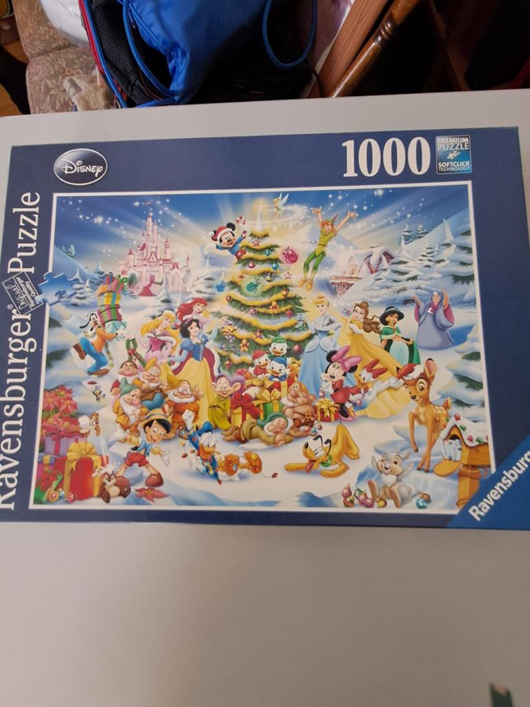 Ravensburger Disney Kerstpuzzel 1000 stukjes, Ophalen of Verzenden, 500 t/m 1500 stukjes, Zo goed als nieuw, Legpuzzel