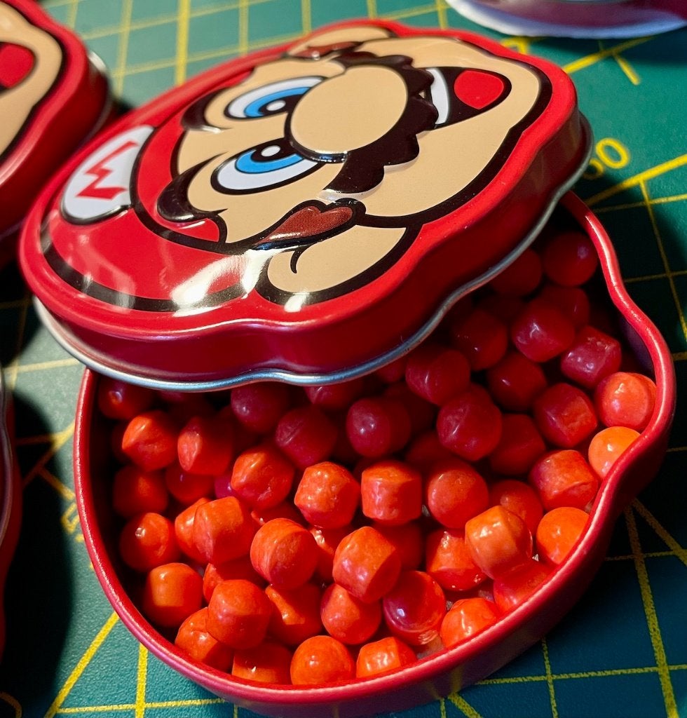 Vintage Nintendo snoep blikjes Mario Brick en Mushroom (12), Verzamelen, Verzenden, Nieuw, Overige, Overige merken