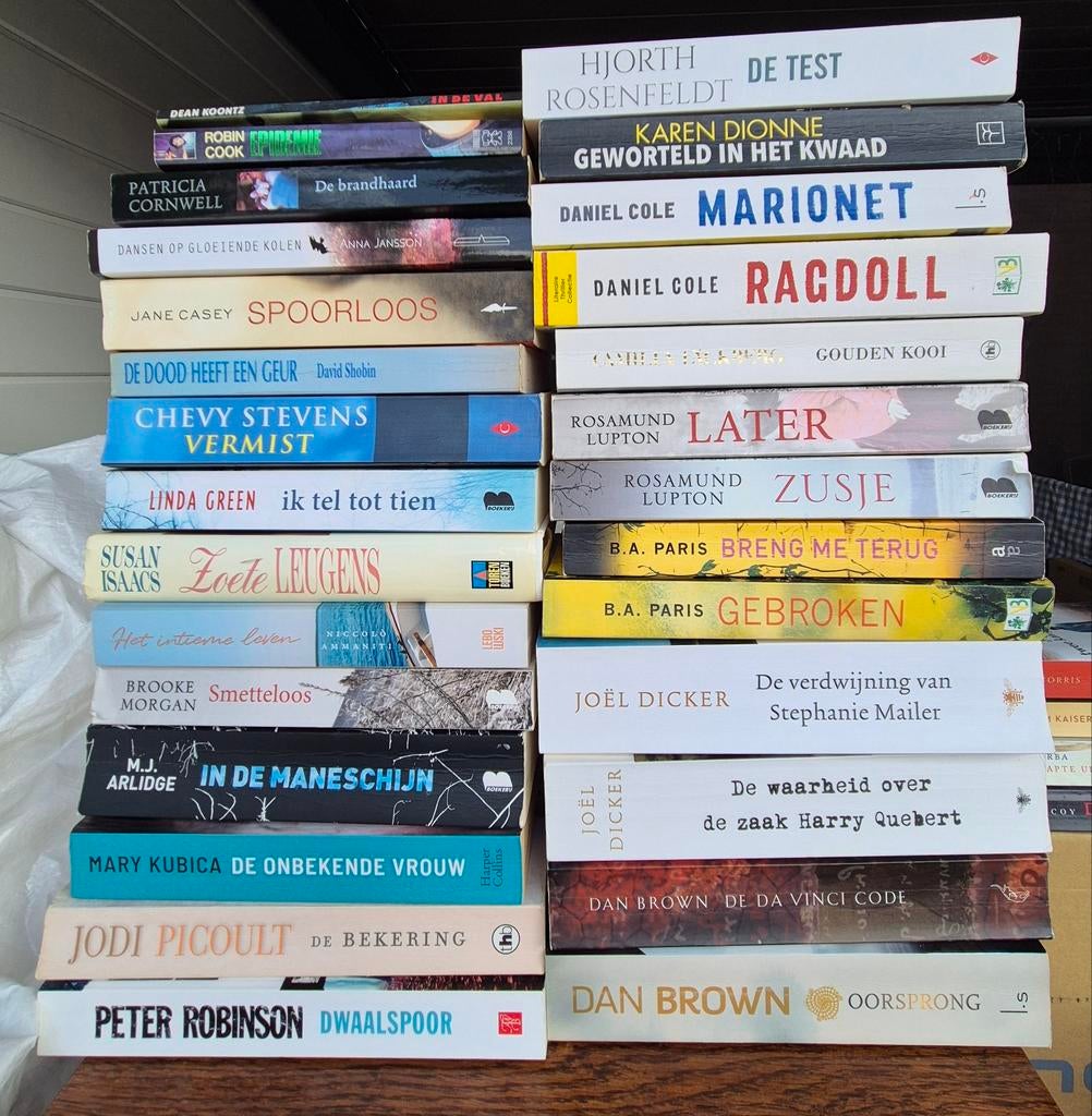 28 Spannende boeken buitenlandse schrijvers, Boeken, Ophalen, Zo goed als nieuw