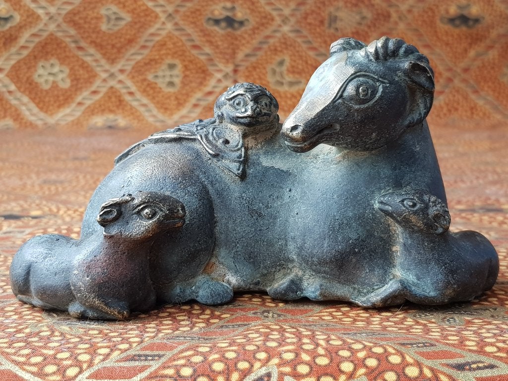 Mooi origineel antiek Chinees fabeldier van brons 13,8 cm., Handgemaakt, Ophalen of Verzenden, China, Brons