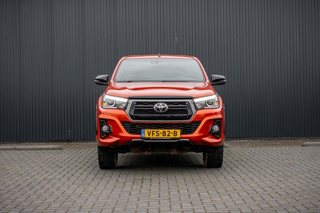 Toyota Hilux 2.4 D 4WD | 150 PK | LED | Camera | Cruise | Na, Auto's, Toyota, 15 km/l, Gebruikt, 150 pk, Bedrijf