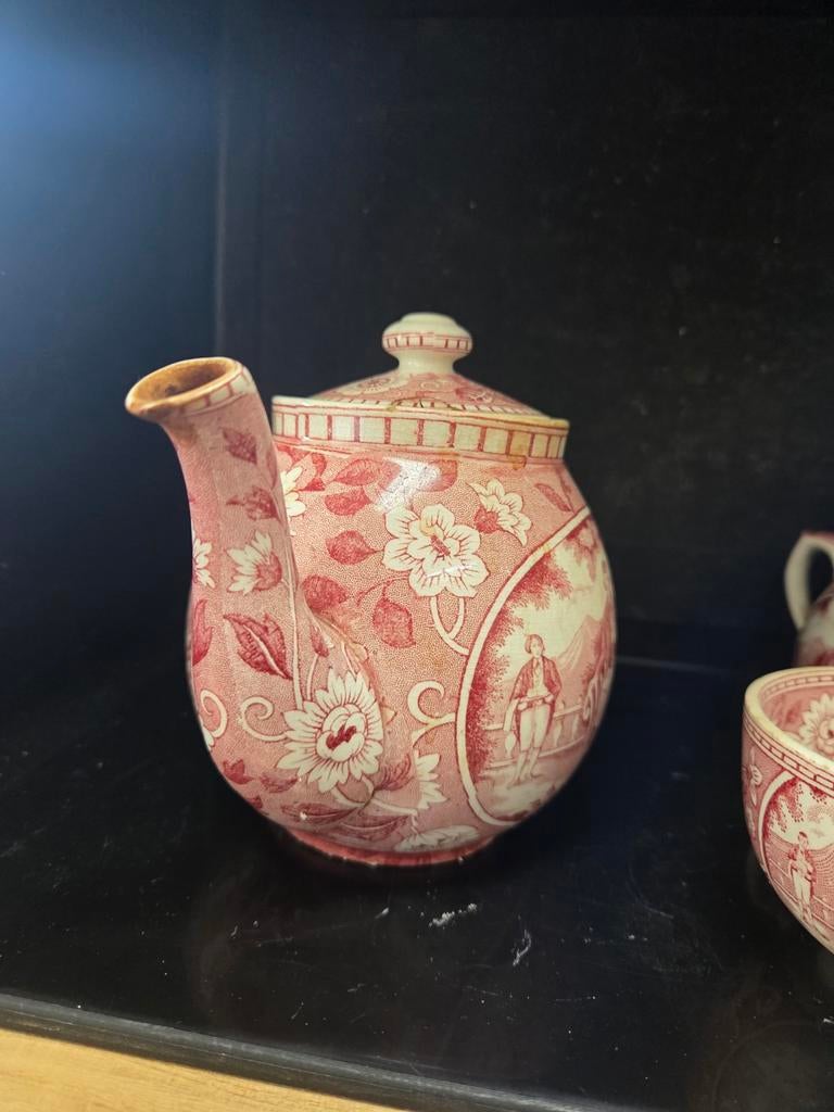 Societe Ceramique teadrinker serviesdelen rood-wit, Antiek en Kunst, Antiek | Servies los, Ophalen of Verzenden