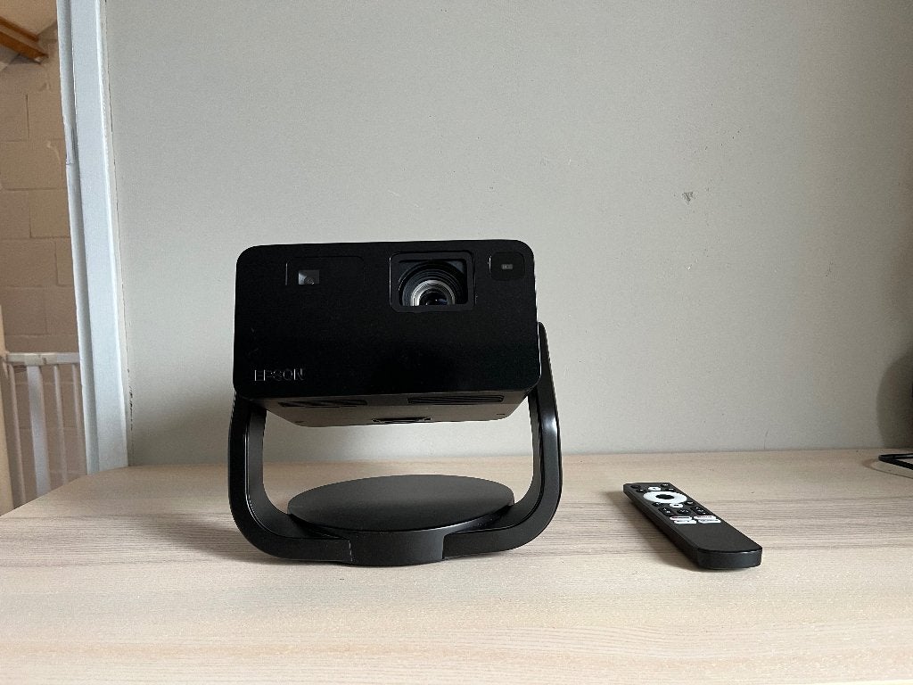 Epson smart beamer (model EF-22B), Audio, Tv en Foto, Beamers, Ophalen, LED, Epson, Zo goed als nieuw