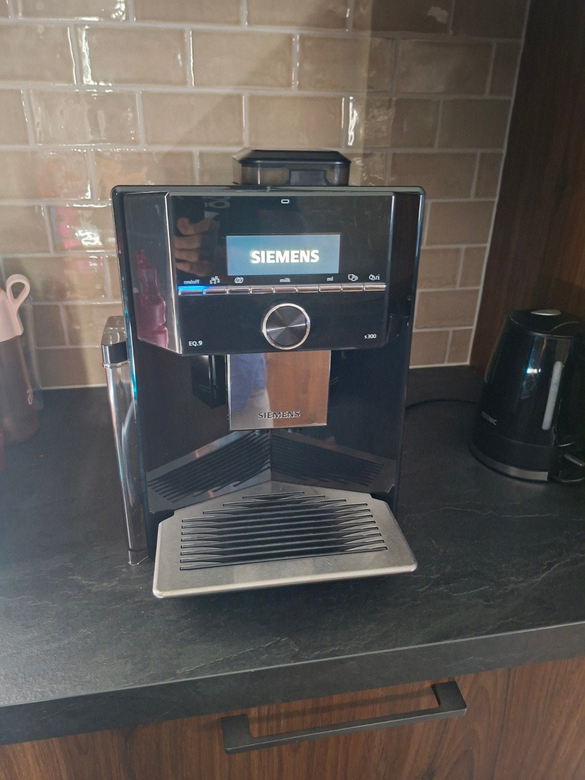 Siemens eq9 s 300 koffie/espresso machine., Ophalen, Afneembaar waterreservoir, Espresso apparaat, 10 kopjes of meer
