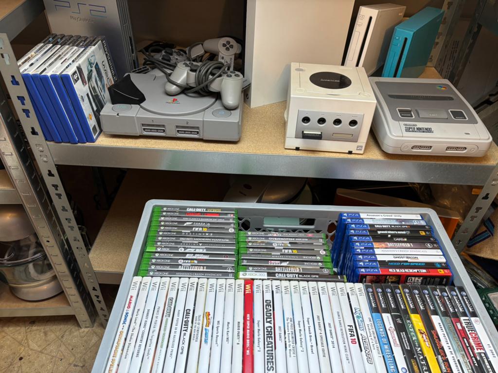 Verschillende consoles en spellen PS SNES NES gamecube, Ophalen of Verzenden, Gebruikt