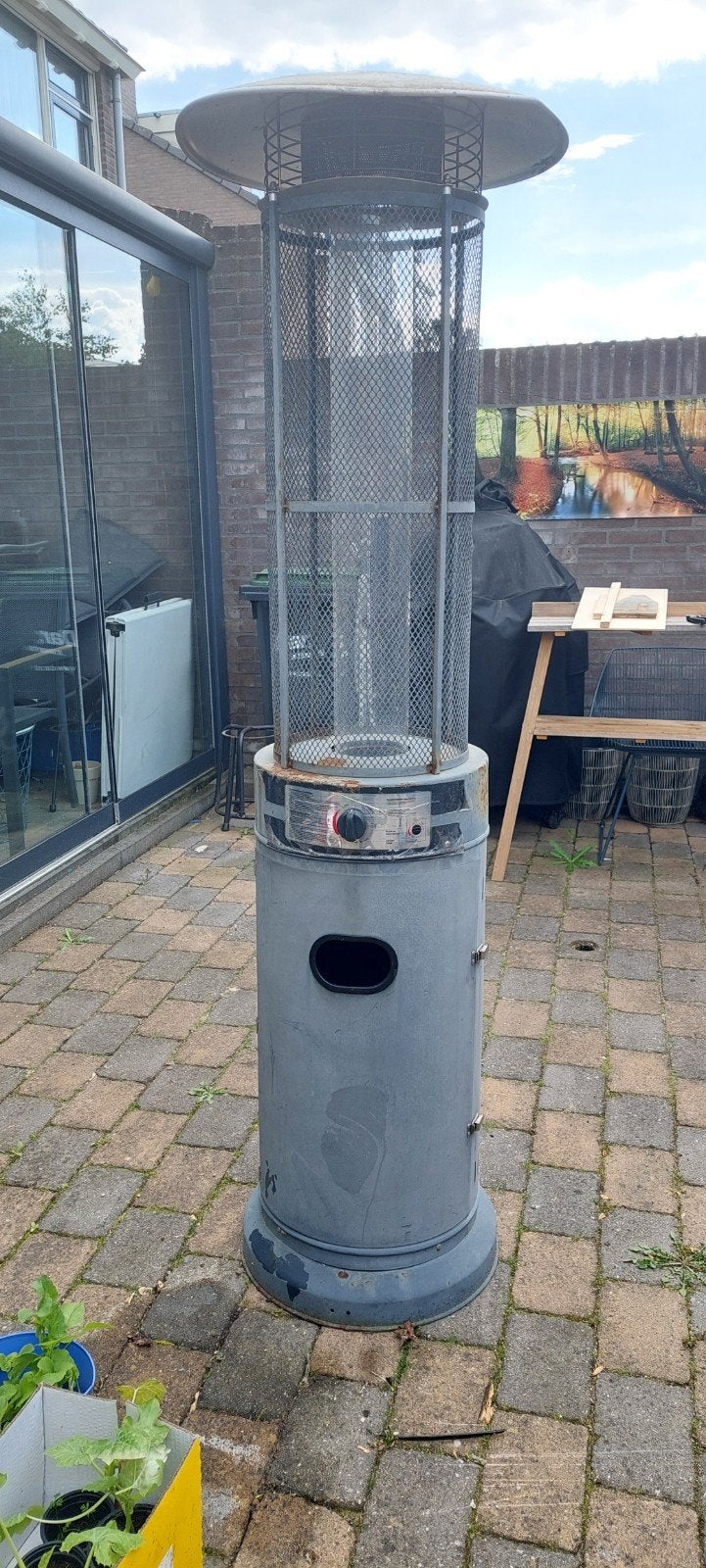 Terrasverwarmer op gas - werkt prima, roestig  bijna gratis, Tuin en Terras, Ophalen, Gebruikt, Gas, Vloer