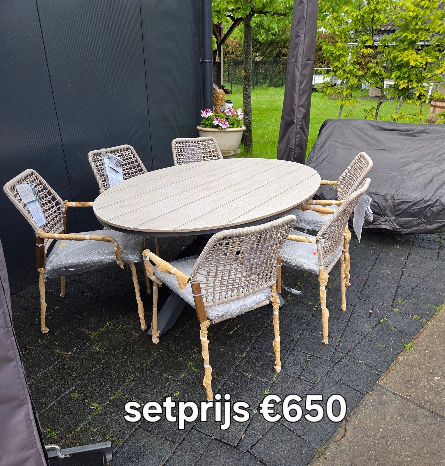 GARDEN IMPRESSIONS TUINSET OVALE TAFEL+ STAPELBARE STOELEN, Ophalen, Nieuw