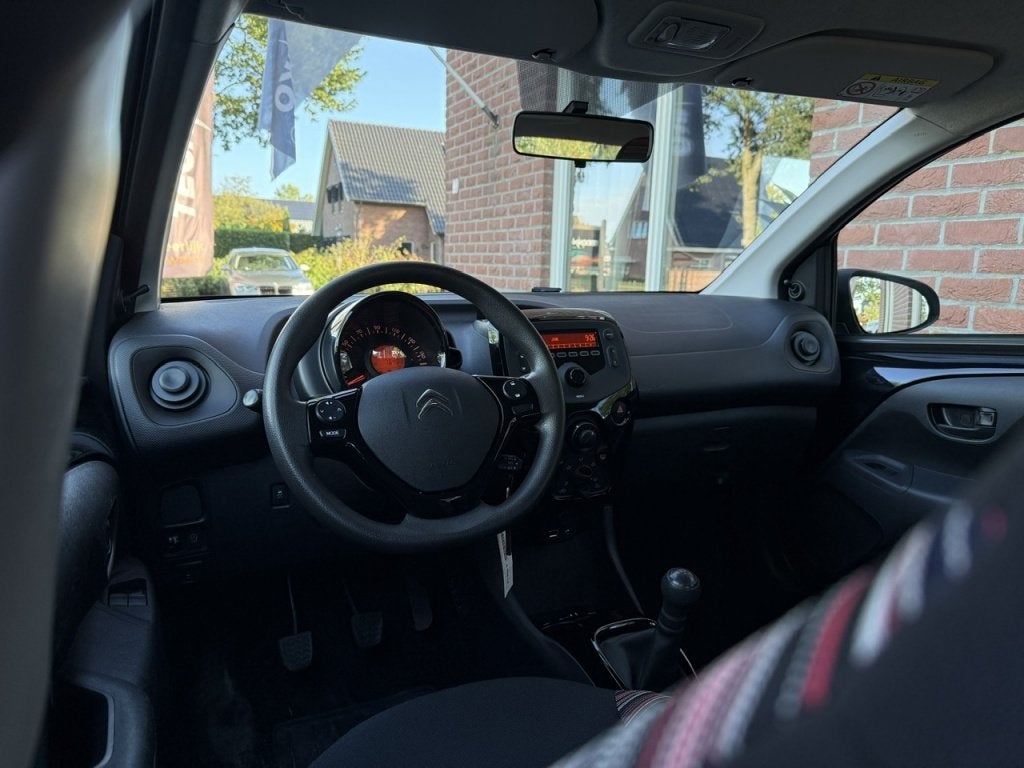 Citroën C1 1.0 VTi Feel AIRCO / BLUETOOTH / ELEK.RAMEN, Stof, Gebruikt, 4 stoelen, C1