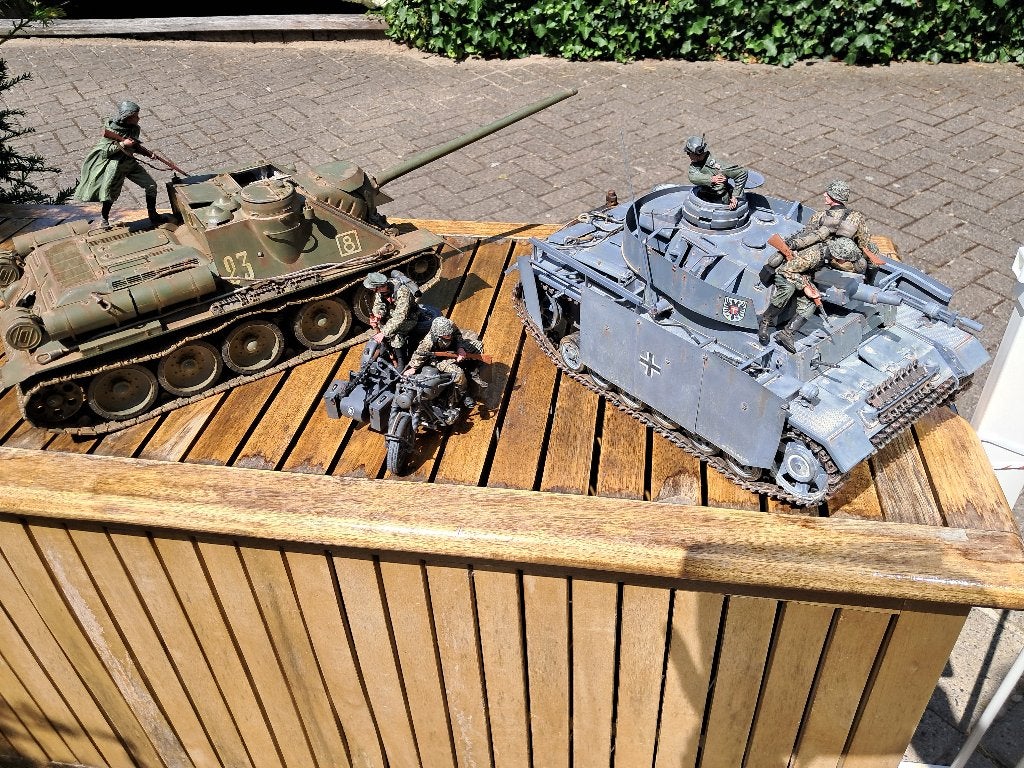 1/16 PANZER III EN SU-100  EN R75 incl. militairen., Overige merken, Tank, Groter dan 1:32, Nieuw