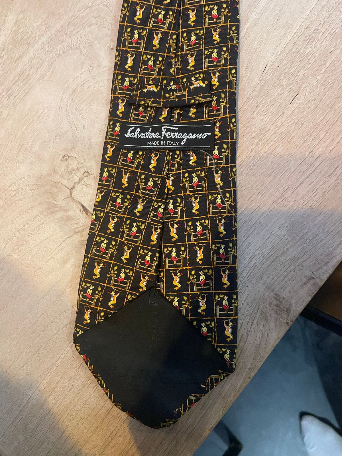 Salvatore Ferragamo zijden stropdas met patroon, Kleding | Heren, Stropdassen, Ophalen of Verzenden, Zo goed als nieuw, Zwart