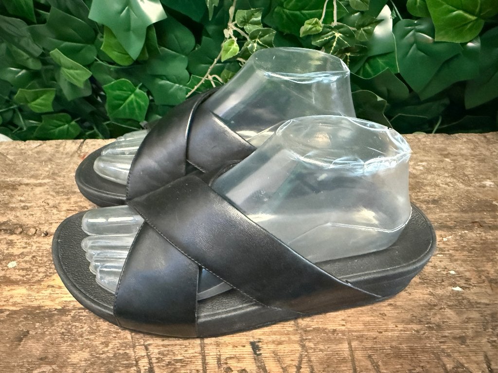 bijna Nieuwe slippers van Fitflop maat 40, Zwart, Ophalen of Verzenden, Zo goed als nieuw, Fitflop