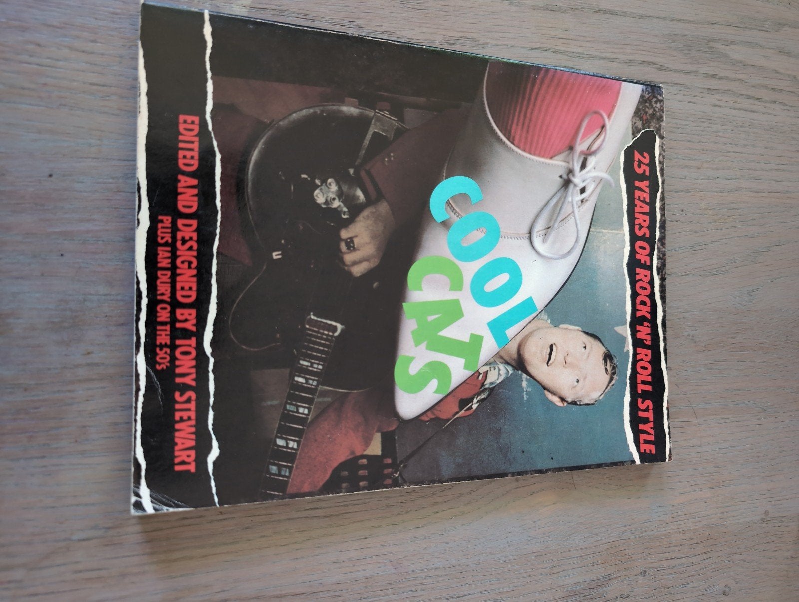 Cool Cats: 25 Years of Rock 'n' Roll Style Boek, Ophalen of Verzenden, Gelezen, Tony Stewart, Wereld overig