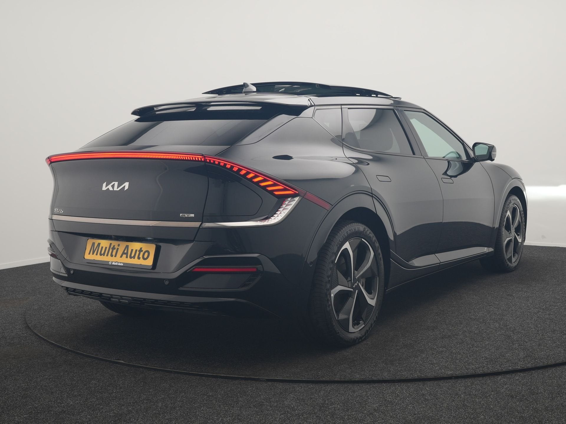 Kia Ev6 GT-Line 77.4 kWh 229pk Dealer O.H. | Panodak | Adapt, Auto's, Automaat, Achterwielaandrijving, Gebruikt, Zwart
