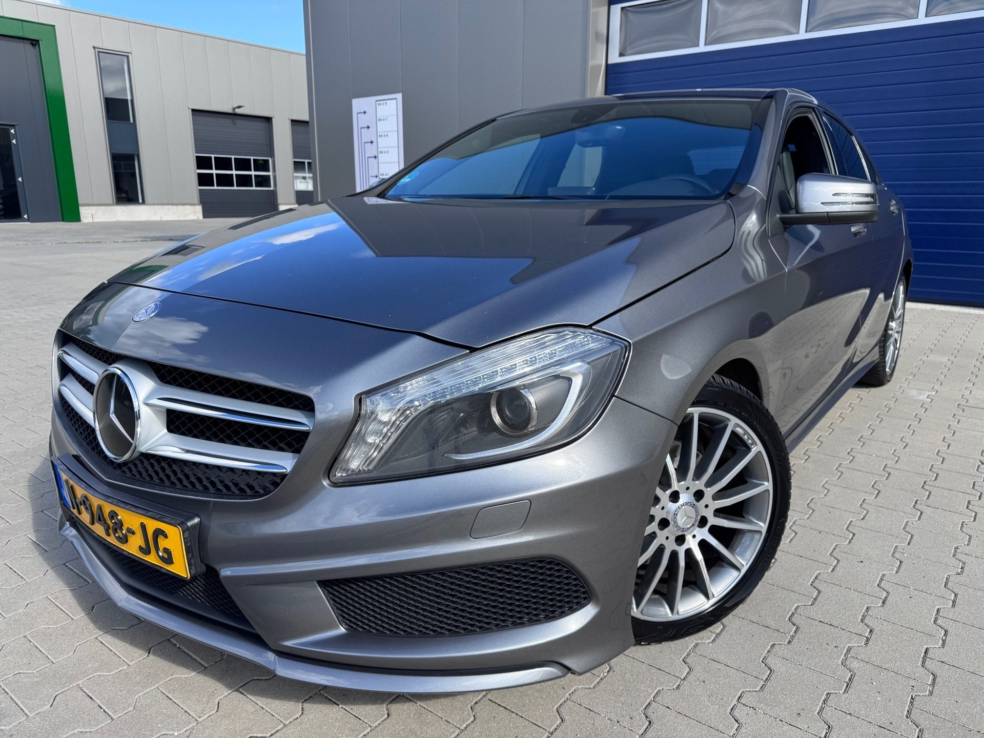 Mercedes-Benz A-klasse 180 Ambition|Amg Style||dealer onderh, Auto's, Voorwielaandrijving, Dealer onderhouden, Gebruikt, 4 cilinders