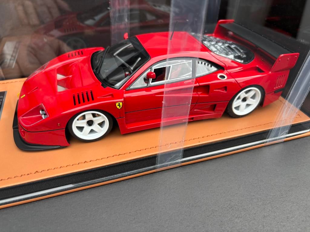 Ferrari F40 LM GTE rood Tecnomodel 1:18 met display, Hobby en Vrije tijd, Modelauto's | 1:18, Overige merken, Tm, ., Nieuw