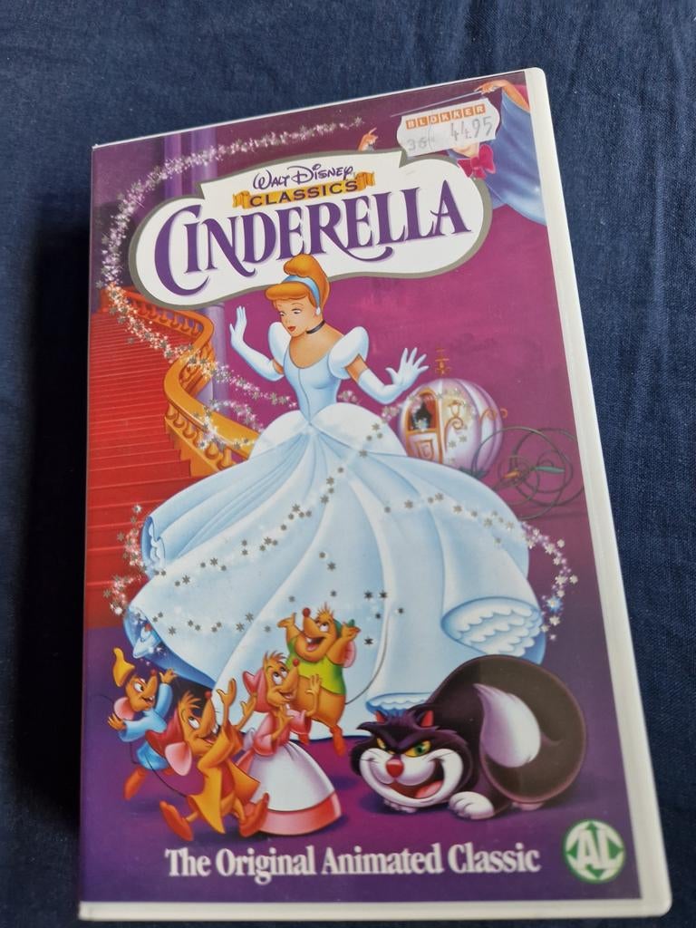 Walt Disney Classics: Assepoester VHS - Engels/NL ondertitel, Alle leeftijden, Ophalen, Gebruikt, Drama
