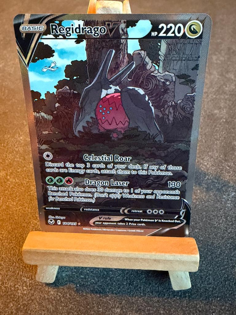 Regidrago 184/195 Pokémon Silver Tempest, Ophalen of Verzenden, Zo goed als nieuw