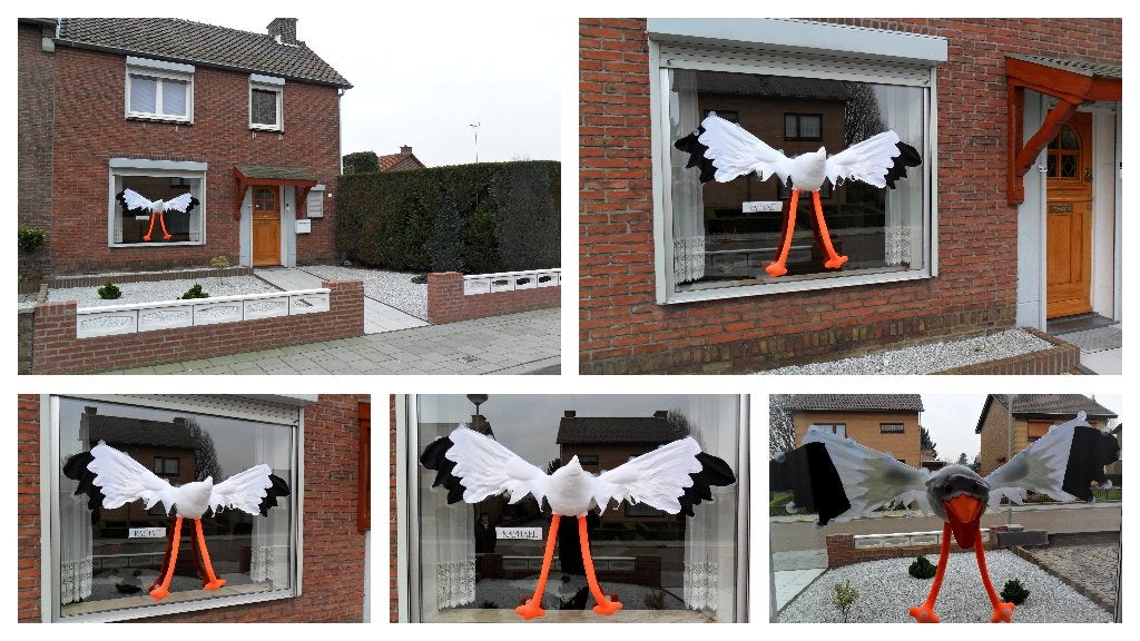 3D ooievaar door het raam kop binnen lijf buiten., Ophalen, Nieuw, Geboortebord