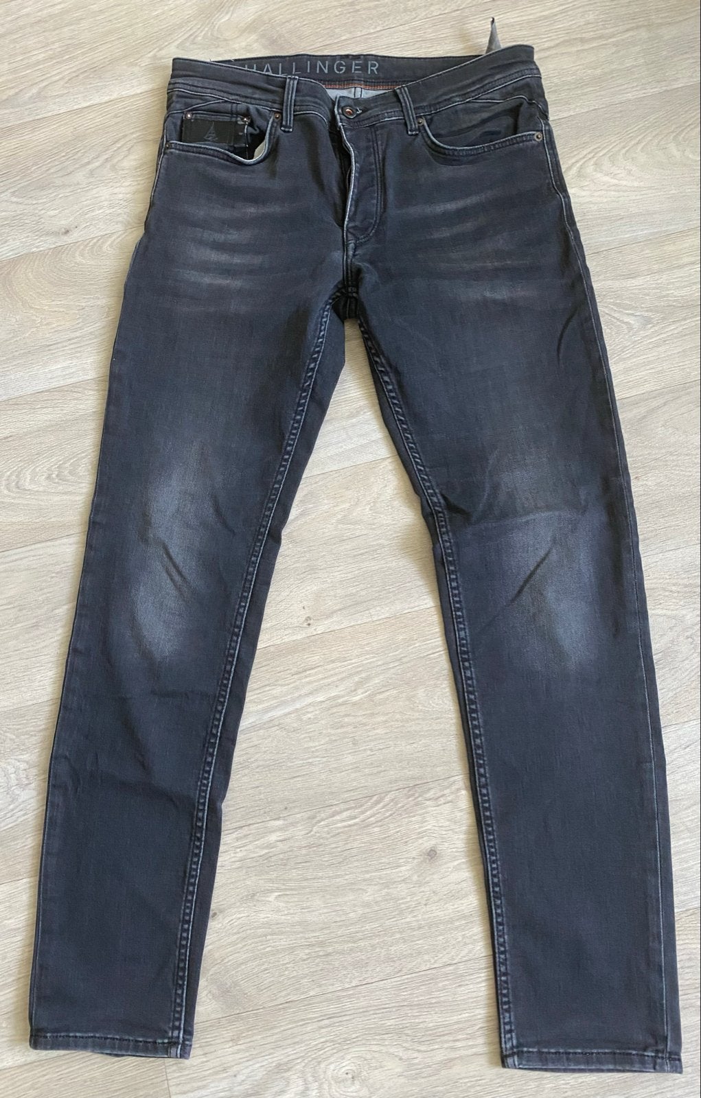 Nette zwarte Hallinger jeans W32 L34, Kleding | Heren, Ophalen of Verzenden, Gedragen, Zwart, W32 (confectie 46) of kleiner