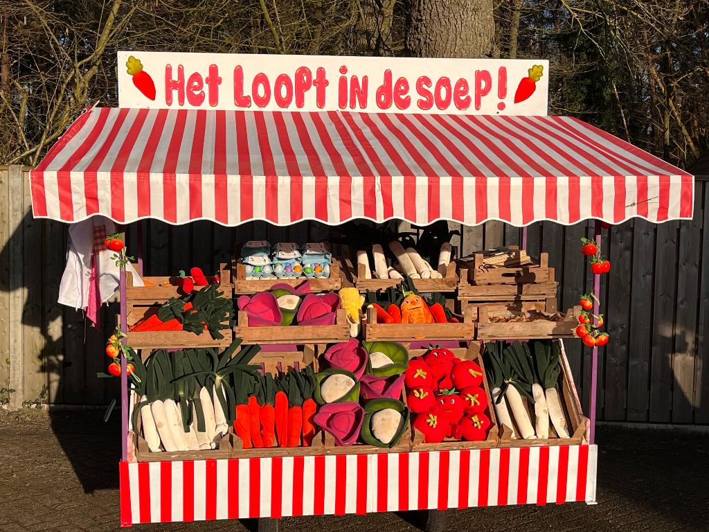 Grote loopgroep -  marktkraam en kookpot, Ophalen, Zo goed als nieuw, 110 t/m 116, Jongen of Meisje