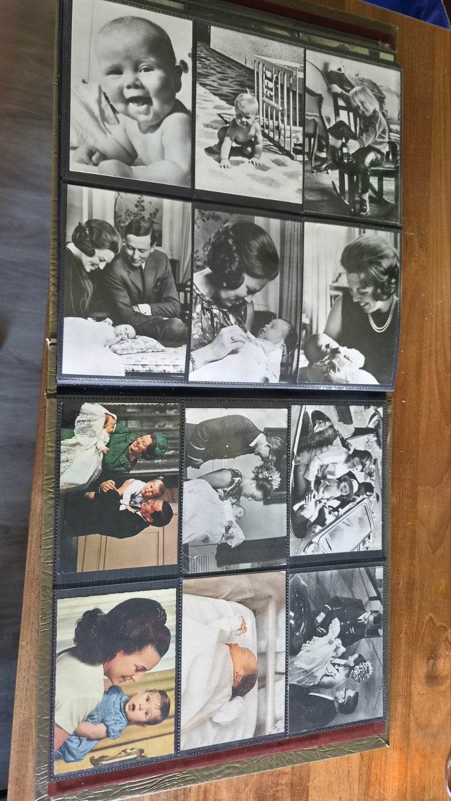 Album met 288 briefkaarten van het Koningshuis, Verzamelen, Ophalen of Verzenden