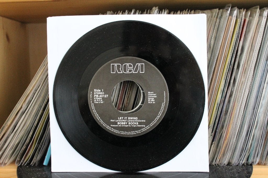 7" Single Bobbysocks - Let It Swing / La Det Swing, Gebruikt, Verzenden, 7 inch, Pop