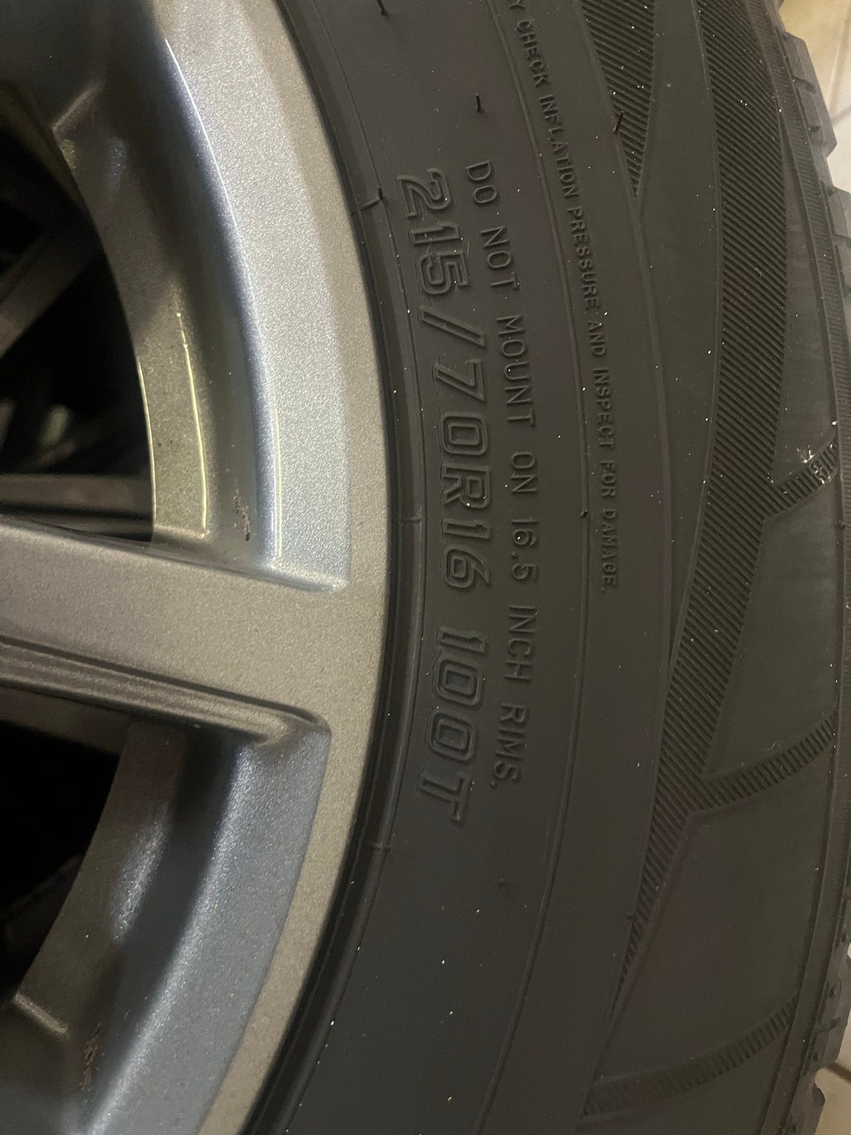 Set van 4 winterbanden met velgen 215/70R16  100T, Ophalen, 16 inch, Banden en Velgen, Winterbanden