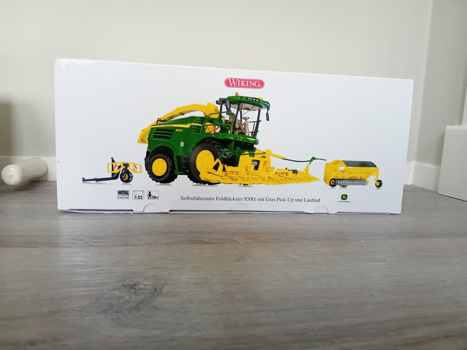 John deere 8500i wiking veldhakselaar 1:32, Ophalen of Verzenden, Nieuw, Tractor of Landbouw, Overige merken