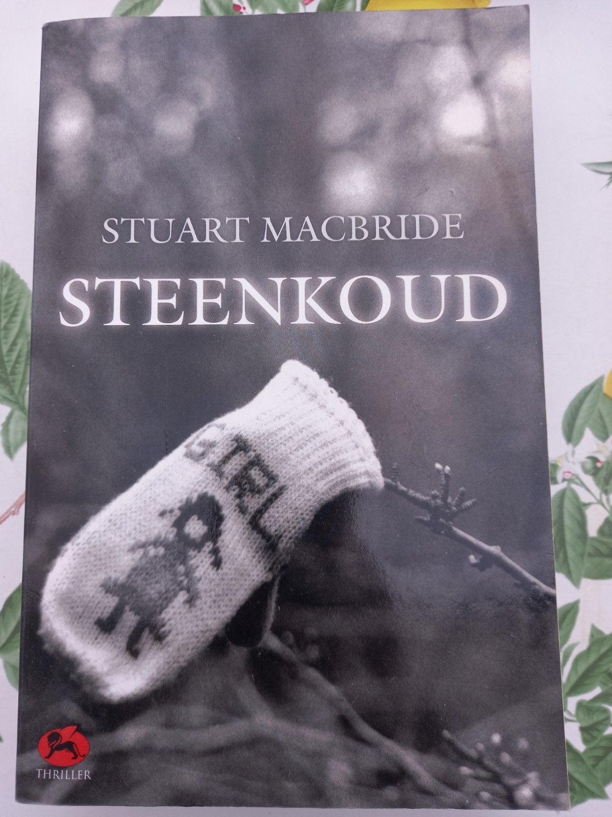 M10 Stuart MacBride - Steenkoud, Ophalen of Verzenden, Gelezen, Stuart MacBride